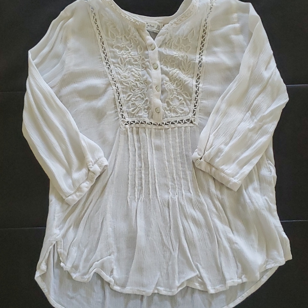 WOMEN ABERCROMBIE AND FITCH WHITE BLOUSE SIZE XS